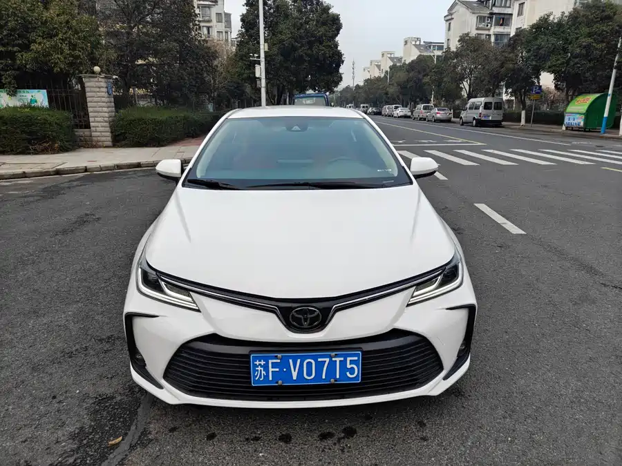 Toyota Toyota Corolla в цвете и кузовом – это идеальный выбор среди китайских автомобилей. Доступная цена и надежность гарантированы.
