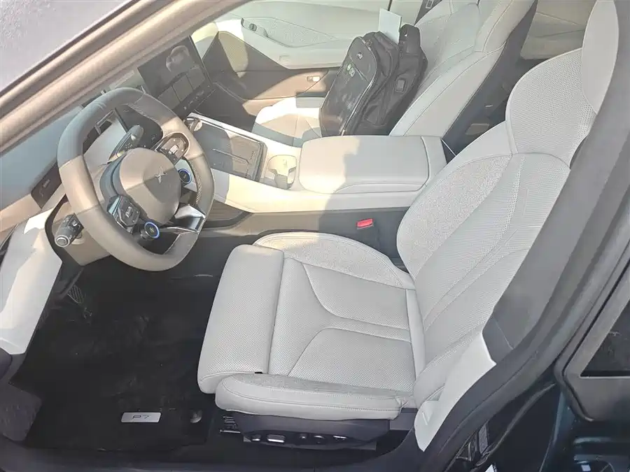 Hongqi Hongqi HS3 в цвете и кузовом – это идеальный выбор среди китайских автомобилей. Доступная цена и надежность гарантированы.
