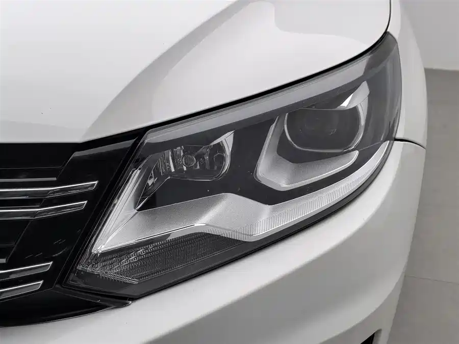 Volkswagen Volkswagen Tiguan в цвете и кузовом – это идеальный выбор среди китайских автомобилей. Доступная цена и надежность гарантированы.