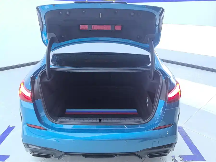 BMW BMW 2 Series в цвете и кузовом – это идеальный выбор среди китайских автомобилей. Доступная цена и надежность гарантированы.