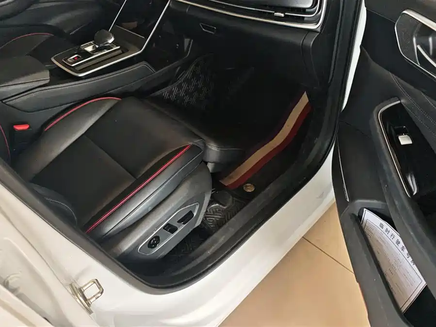Ford Ford Focus в цвете и кузовом – это идеальный выбор среди китайских автомобилей. Доступная цена и надежность гарантированы.