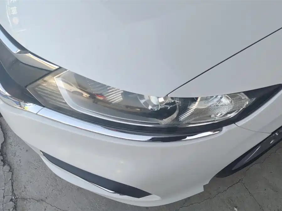 Ford Ford Focus в цвете и кузовом – это идеальный выбор среди китайских автомобилей. Доступная цена и надежность гарантированы.