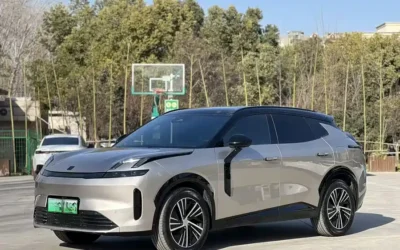 Lynk & Co Lynk & Co 03 в цвете и кузовом – это идеальный выбор среди китайских автомобилей. Доступная цена и надежность гарантированы.