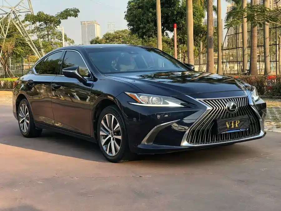 Lexus Lexus ES в цвете и кузовом – это идеальный выбор среди китайских автомобилей. Доступная цена и надежность гарантированы.