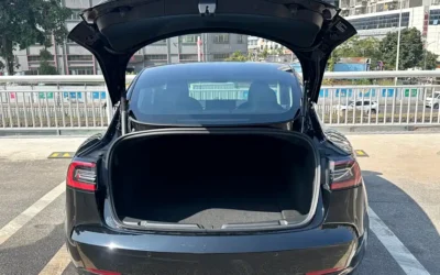 Tesla Tesla Model 3 в цвете и кузовом – это идеальный выбор среди китайских автомобилей. Доступная цена и надежность гарантированы.