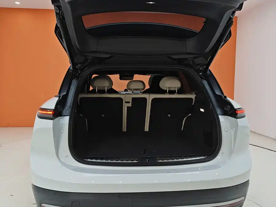 Volkswagen FAW-Volkswagen CC в цвете и кузовом – это идеальный выбор среди китайских автомобилей. Доступная цена и надежность гарантированы.