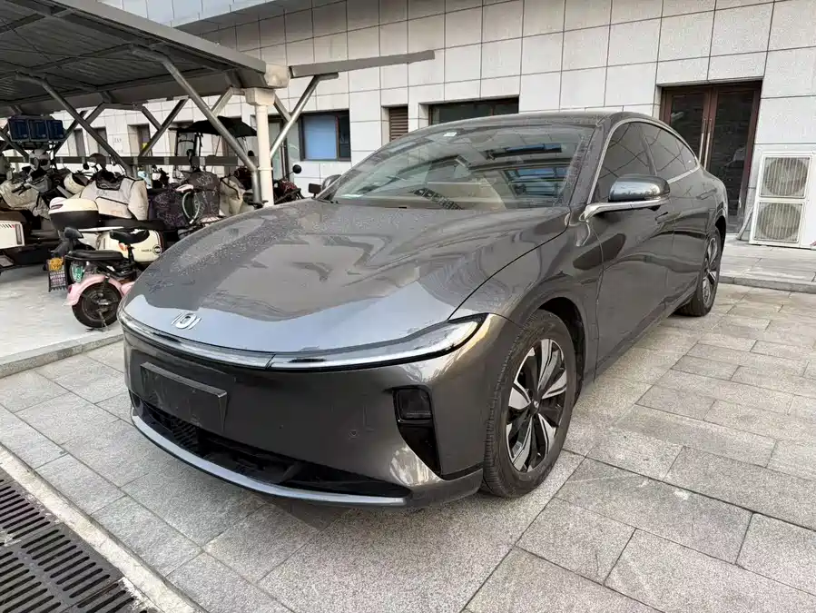 NIO NIO ES6 в цвете и кузовом – это идеальный выбор среди китайских автомобилей. Доступная цена и надежность гарантированы.