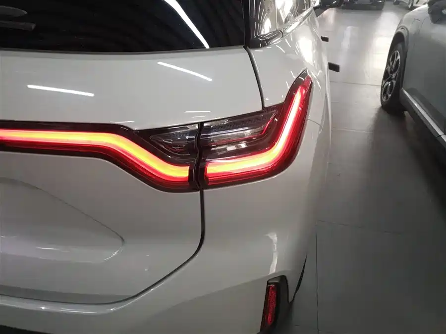 NIO NIO ES6 в цвете и кузовом – это идеальный выбор среди китайских автомобилей. Доступная цена и надежность гарантированы.