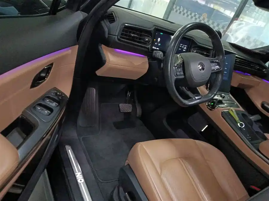 Geely Geely Emgrand в цвете и кузовом – это идеальный выбор среди китайских автомобилей. Доступная цена и надежность гарантированы.