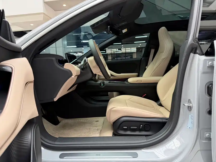 GAC Trumpchi Trumpchi EMPOW в цвете и кузовом – это идеальный выбор среди китайских автомобилей. Доступная цена и надежность гарантированы.