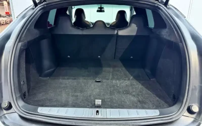 Tesla Tesla Model Y в цвете и кузовом – это идеальный выбор среди китайских автомобилей. Доступная цена и надежность гарантированы.