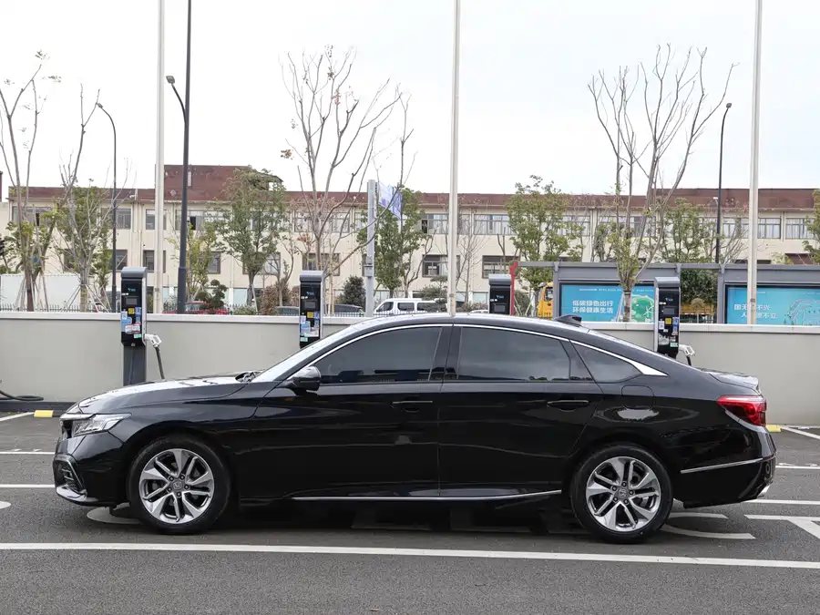 Honda Honda Inspire в цвете и кузовом – это идеальный выбор среди китайских автомобилей. Доступная цена и надежность гарантированы.