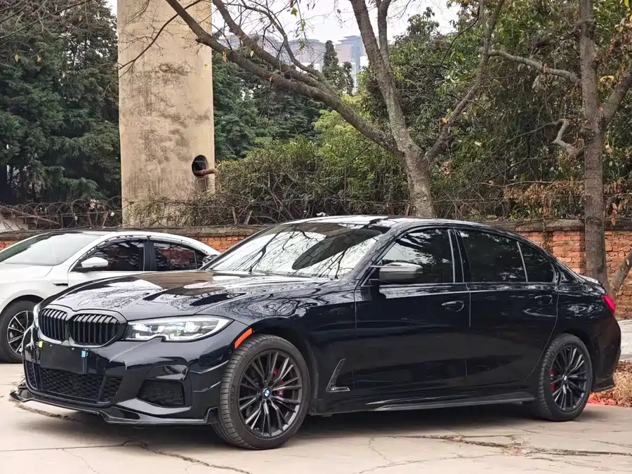BMW BMW 3 Series в цвете и кузовом – это идеальный выбор среди китайских автомобилей. Доступная цена и надежность гарантированы.
