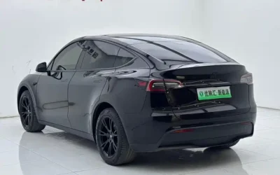 Tesla Tesla Model 3 в цвете и кузовом – это идеальный выбор среди китайских автомобилей. Доступная цена и надежность гарантированы.