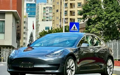 Tesla Tesla Model 3 в цвете и кузовом – это идеальный выбор среди китайских автомобилей. Доступная цена и надежность гарантированы.