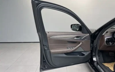 BMW BMW 3 Series в цвете и кузовом – это идеальный выбор среди китайских автомобилей. Доступная цена и надежность гарантированы.