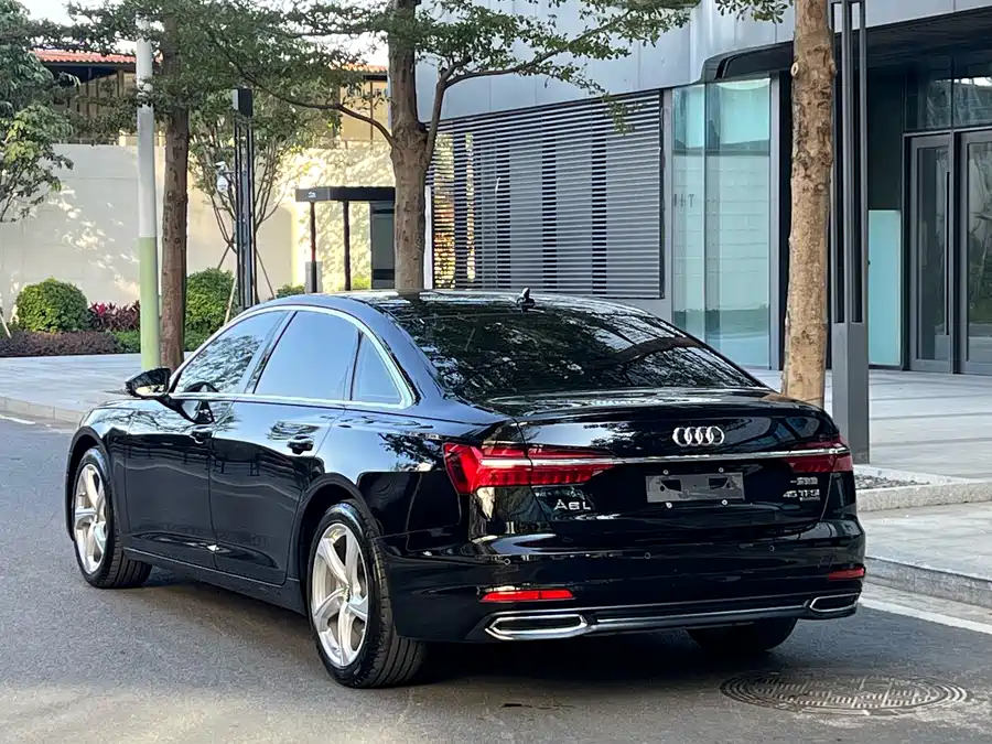 Audi Audi A6L в цвете и кузовом – это идеальный выбор среди китайских автомобилей. Доступная цена и надежность гарантированы.