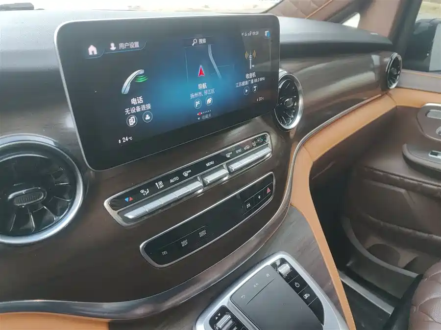 Mercedes-Benz Mercedes-Benz V-Class в цвете и кузовом – это идеальный выбор среди китайских автомобилей. Доступная цена и надежность гарантированы.
