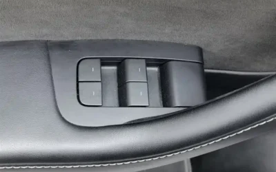 Tesla Tesla Model 3 в цвете и кузовом – это идеальный выбор среди китайских автомобилей. Доступная цена и надежность гарантированы.