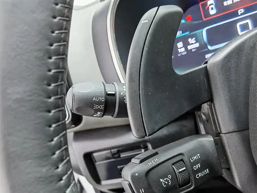 Mitsubishi Mitsubishi Outlander в цвете и кузовом – это идеальный выбор среди китайских автомобилей. Доступная цена и надежность гарантированы.