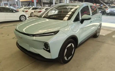 Geely Geometry Geely Geometry E Firefly в цвете и кузовом – это идеальный выбор среди китайских автомобилей. Доступная цена и надежность гарантированы.