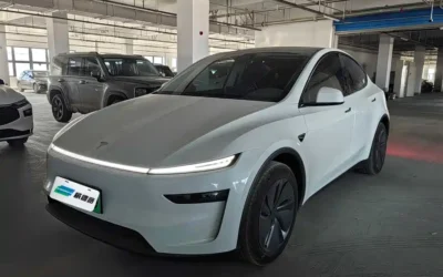 Tesla Tesla Model 3 в цвете и кузовом – это идеальный выбор среди китайских автомобилей. Доступная цена и надежность гарантированы.