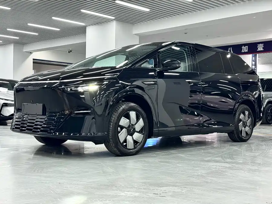 Xpeng Xpeng X9 в цвете и кузовом – это идеальный выбор среди китайских автомобилей. Доступная цена и надежность гарантированы.