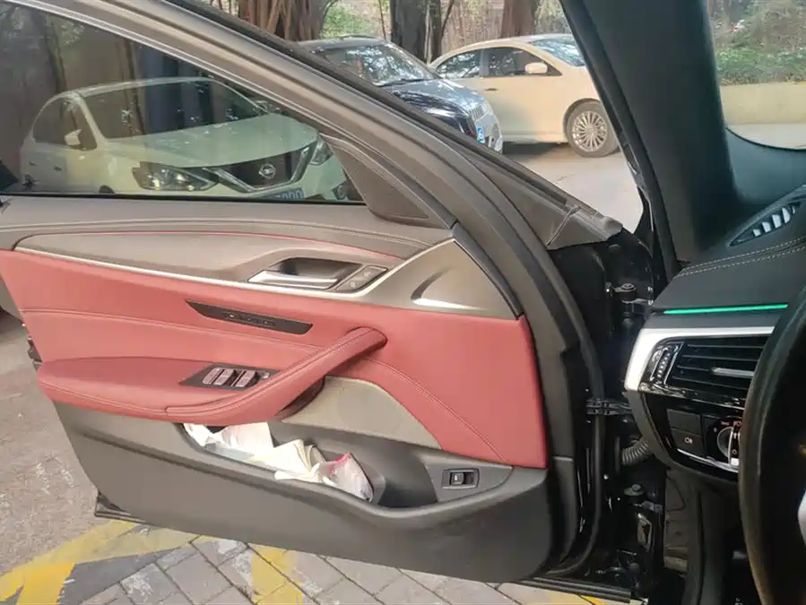 BMW BMW 5 Series в цвете и кузовом – это идеальный выбор среди китайских автомобилей. Доступная цена и надежность гарантированы.