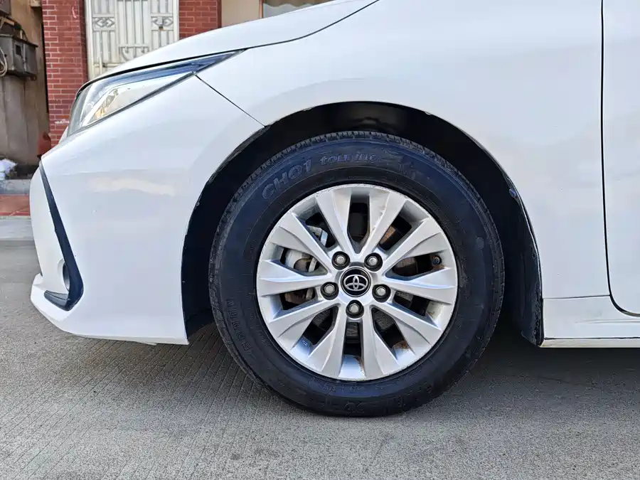 Toyota Toyota Corolla в цвете и кузовом – это идеальный выбор среди китайских автомобилей. Доступная цена и надежность гарантированы.