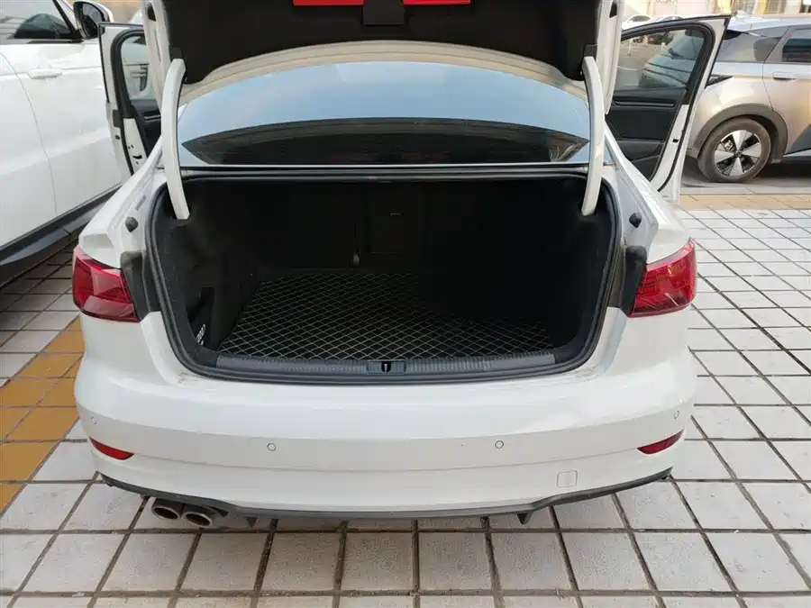 Audi Audi A3 в цвете и кузовом – это идеальный выбор среди китайских автомобилей. Доступная цена и надежность гарантированы.