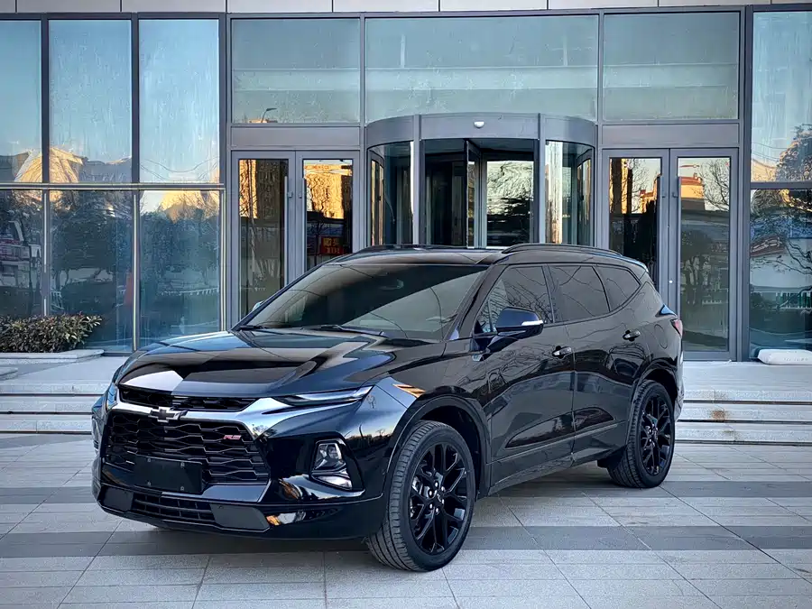 Chevrolet Chevrolet Blazer в цвете и кузовом – это идеальный выбор среди китайских автомобилей. Доступная цена и надежность гарантированы.