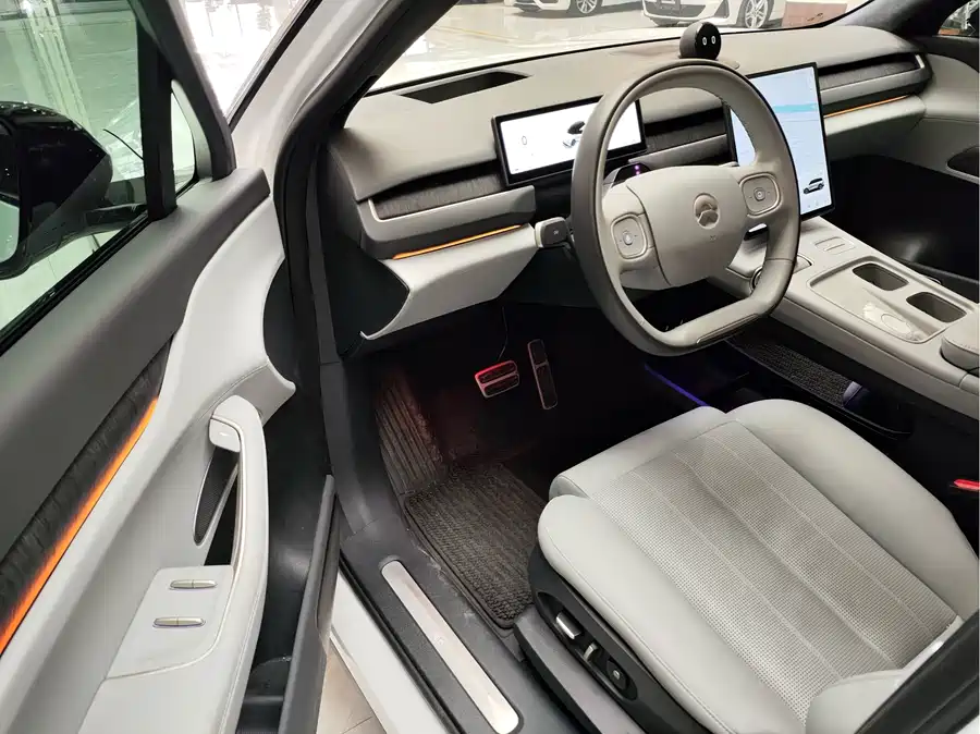 Smart smart forfour в цвете и кузовом – это идеальный выбор среди китайских автомобилей. Доступная цена и надежность гарантированы.