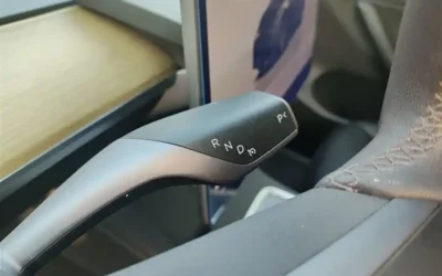 Tesla Tesla Model 3 в цвете и кузовом – это идеальный выбор среди китайских автомобилей. Доступная цена и надежность гарантированы.