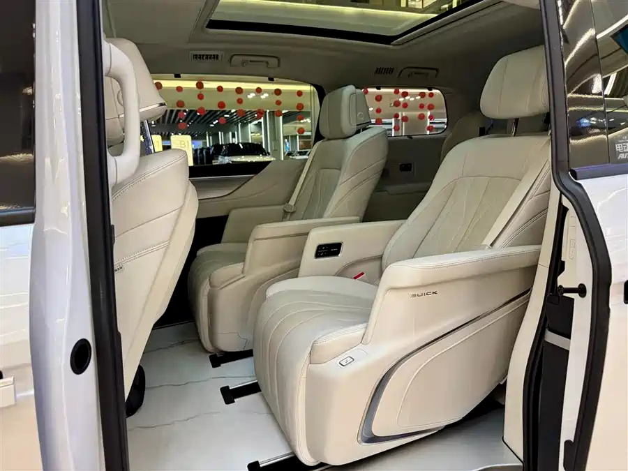 Buick Buick GL8 в цвете и кузовом – это идеальный выбор среди китайских автомобилей. Доступная цена и надежность гарантированы.