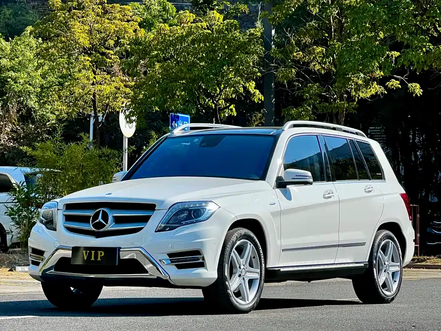 Mercedes-Benz Mercedes-Benz GLK-Class в цвете и кузовом – это идеальный выбор среди китайских автомобилей. Доступная цена и надежность гарантированы.