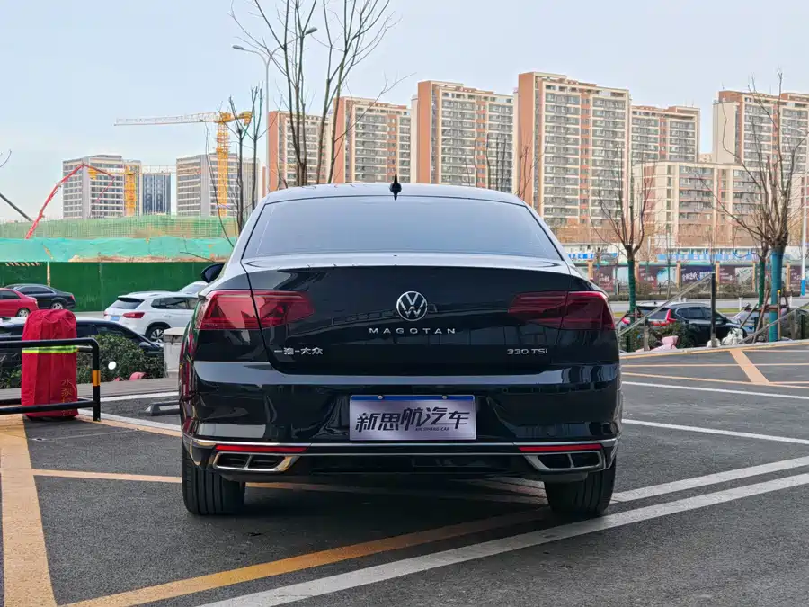 Tesla Tesla Model 3 в цвете и кузовом – это идеальный выбор среди китайских автомобилей. Доступная цена и надежность гарантированы.