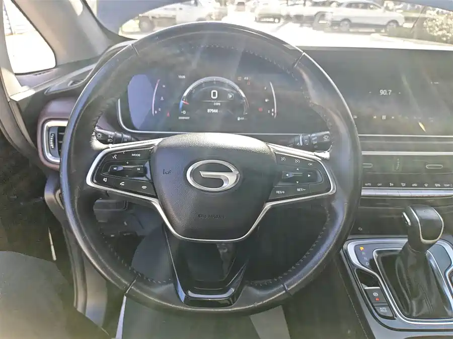 GAC Trumpchi Trumpchi M6 в цвете и кузовом – это идеальный выбор среди китайских автомобилей. Доступная цена и надежность гарантированы.