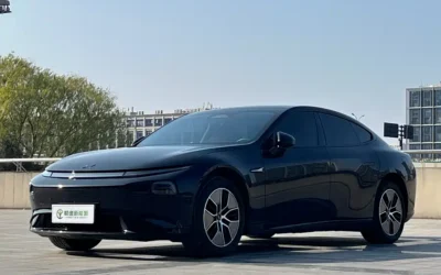 Geely Geely Emgrand в цвете и кузовом – это идеальный выбор среди китайских автомобилей. Доступная цена и надежность гарантированы.