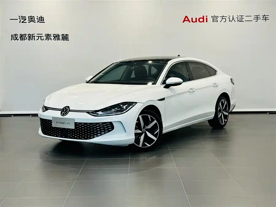 Tesla Tesla Model 3 в цвете и кузовом – это идеальный выбор среди китайских автомобилей. Доступная цена и надежность гарантированы.