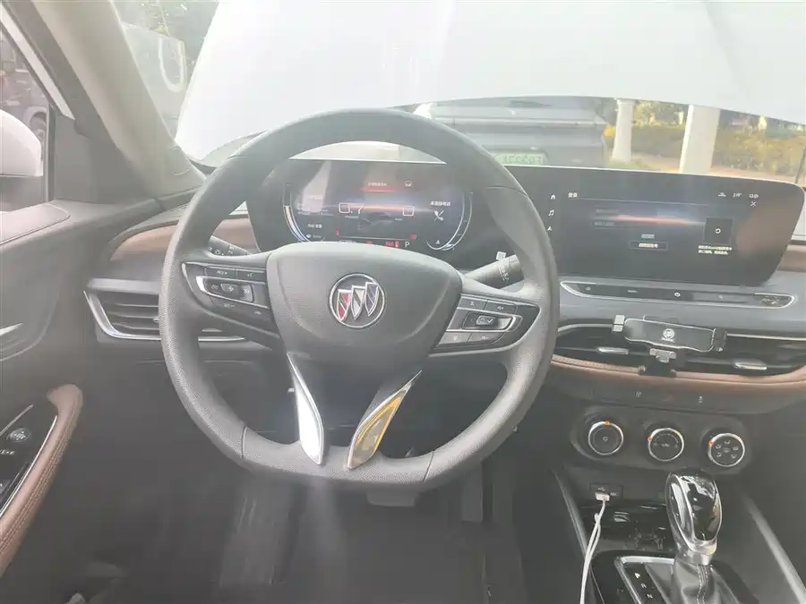 Buick Buick Envision Plus в цвете и кузовом – это идеальный выбор среди китайских автомобилей. Доступная цена и надежность гарантированы.