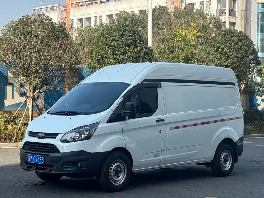 Ford Ford Transit в цвете и кузовом – это идеальный выбор среди китайских автомобилей. Доступная цена и надежность гарантированы.