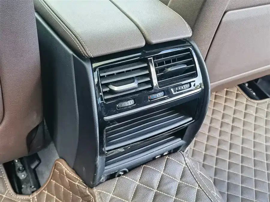 BMW BMW 5 Series в цвете и кузовом – это идеальный выбор среди китайских автомобилей. Доступная цена и надежность гарантированы.