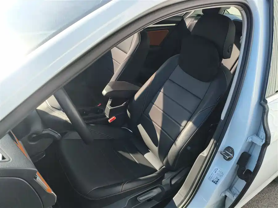 Volkswagen Volkswagen Bora в цвете и кузовом – это идеальный выбор среди китайских автомобилей. Доступная цена и надежность гарантированы.