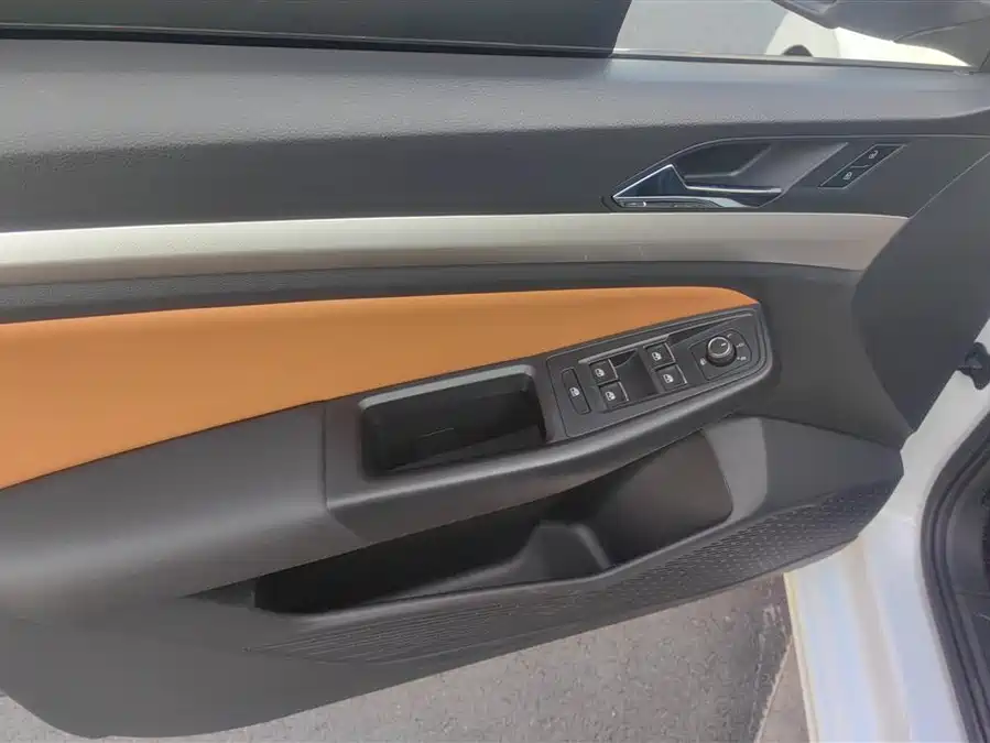 Nissan Nissan Altima в цвете и кузовом – это идеальный выбор среди китайских автомобилей. Доступная цена и надежность гарантированы.