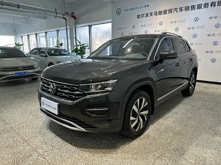Dongfeng Commercial Vehicle Tianlong Flagship KX в цвете и кузовом – это идеальный выбор среди китайских автомобилей. Доступная цена и надежность гарантированы.