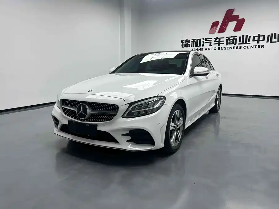 Mercedes-Benz Mercedes-Benz C-Class в цвете и кузовом – это идеальный выбор среди китайских автомобилей. Доступная цена и надежность гарантированы.