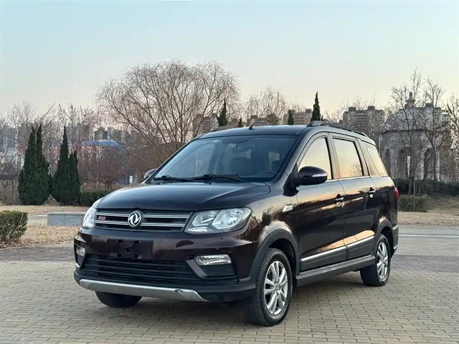 Dongfeng FENGON FENGON 370 в цвете и кузовом – это идеальный выбор среди китайских автомобилей. Доступная цена и надежность гарантированы.