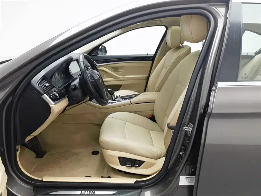 BMW BMW 5 Series в цвете и кузовом – это идеальный выбор среди китайских автомобилей. Доступная цена и надежность гарантированы.
