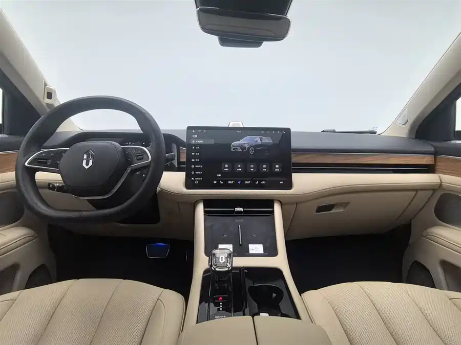 Hyundai Hyundai Elantra в цвете и кузовом – это идеальный выбор среди китайских автомобилей. Доступная цена и надежность гарантированы.