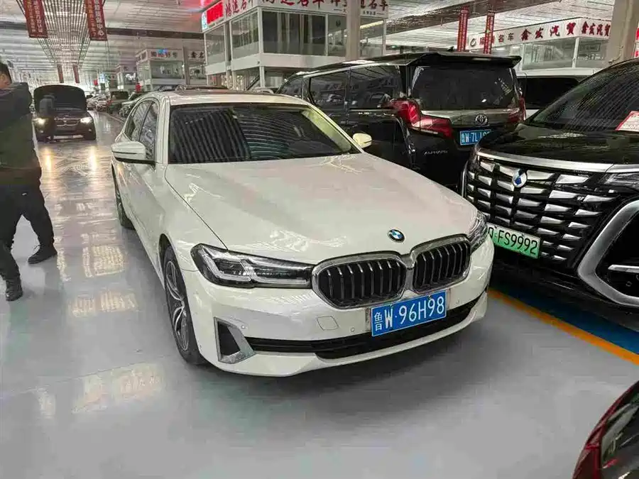 Audi Audi A6L в цвете и кузовом – это идеальный выбор среди китайских автомобилей. Доступная цена и надежность гарантированы.